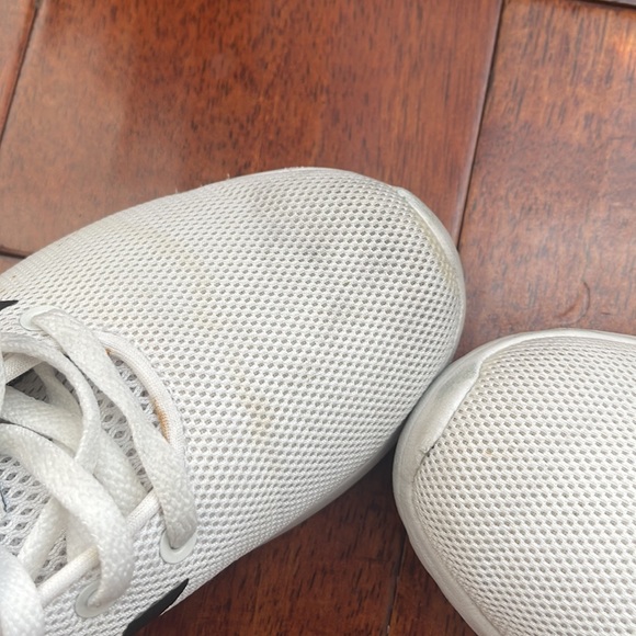 Adidas shoes - Picture 3 of 4